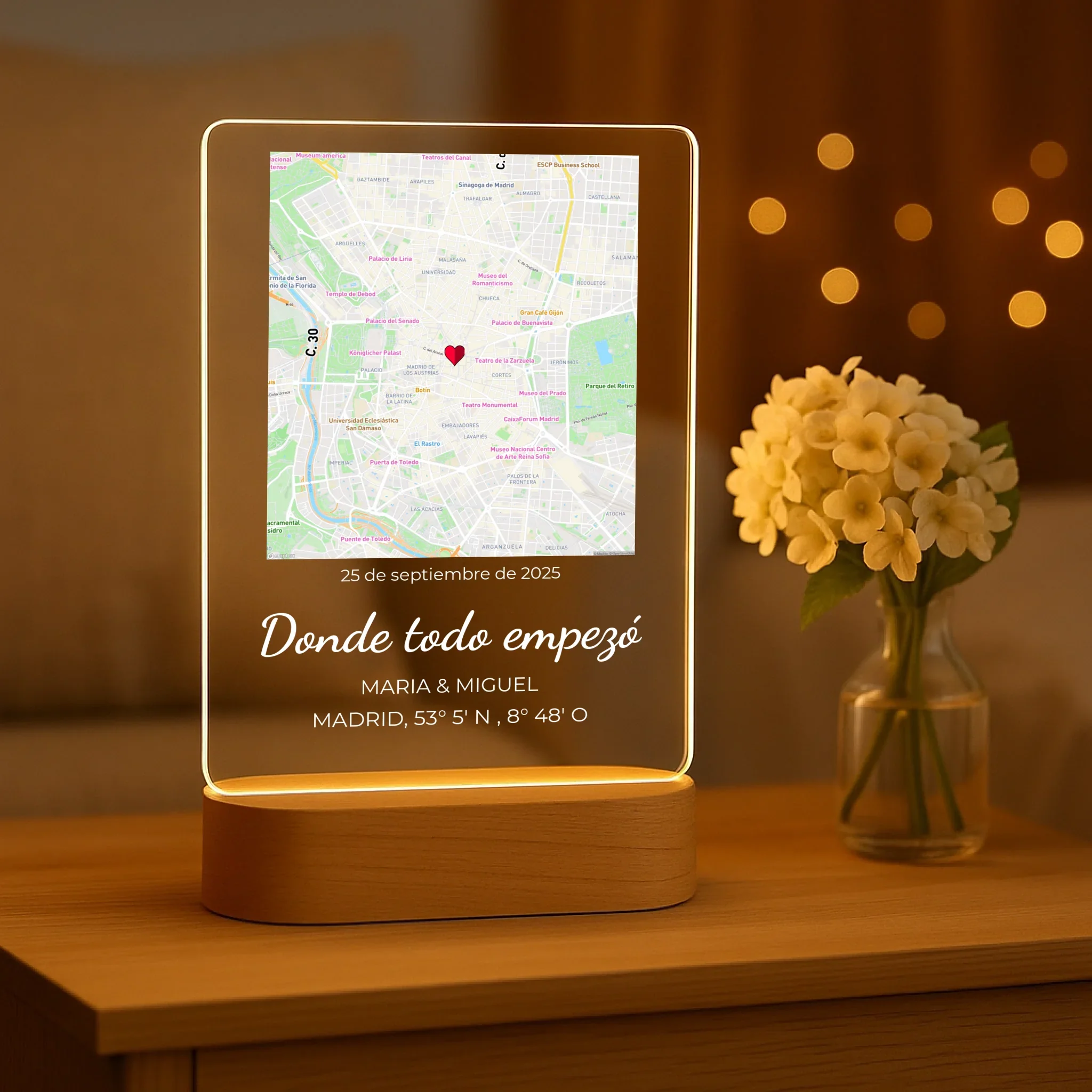 “Nuestro momento” – Luz nocturna personalizada (incluye base de madera) - Image 3
