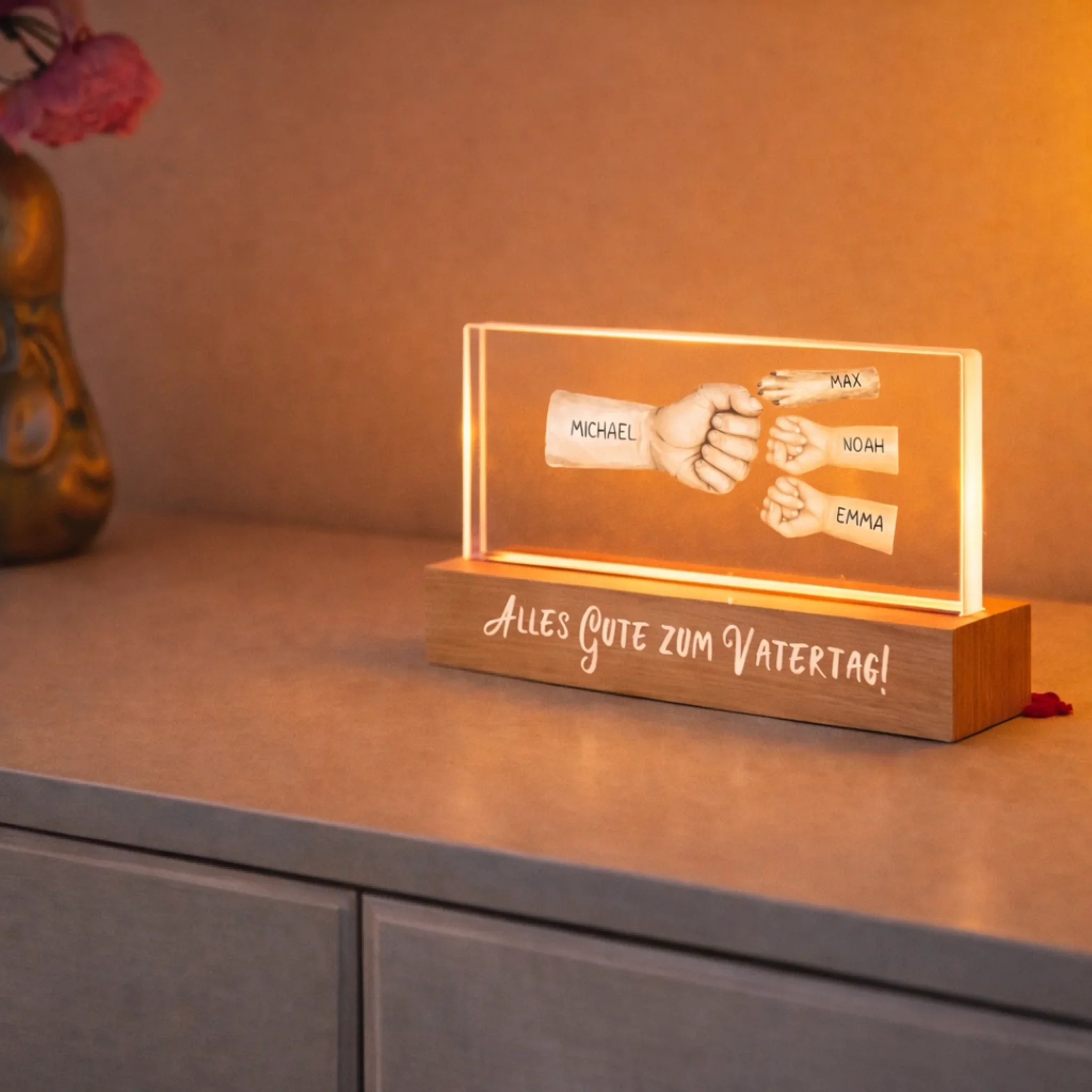 „Unser Rudel" – Personalisiertes Nachtlicht (inkl. Holzfuß) - Image 3